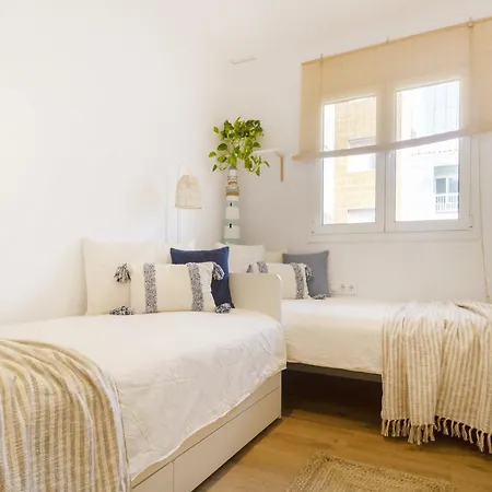 Seafront In With Access Apartamento Calella