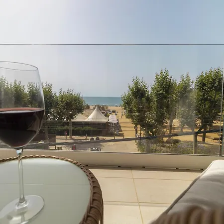 Daire Seafront In With Access Calella