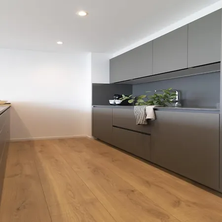 Apartamento Seafront In With Access