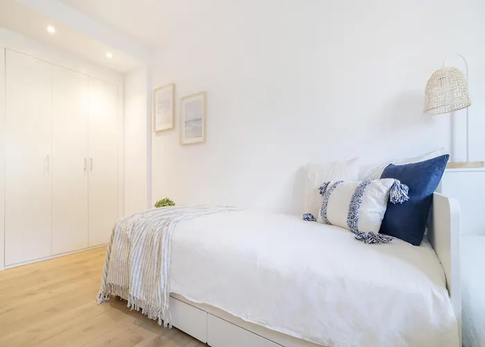 Seafront In With Access Apartamento Calella