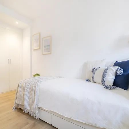 Seafront In With Access Apartament Calella