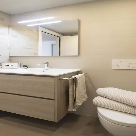 Seafront In With Access Apartament Calella