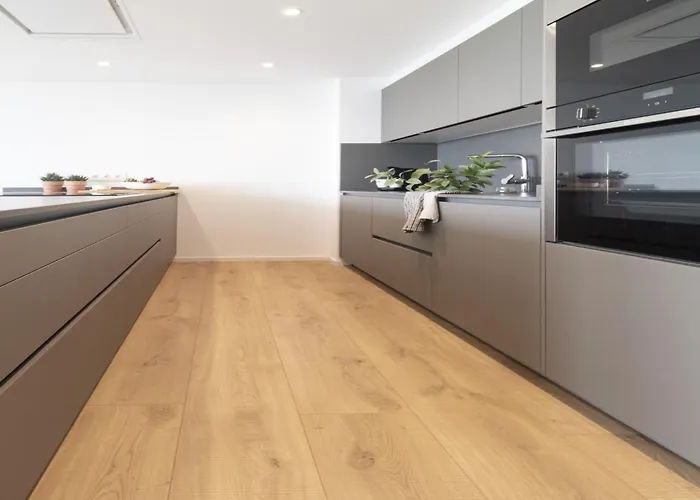 Seafront In With Access Apartamento