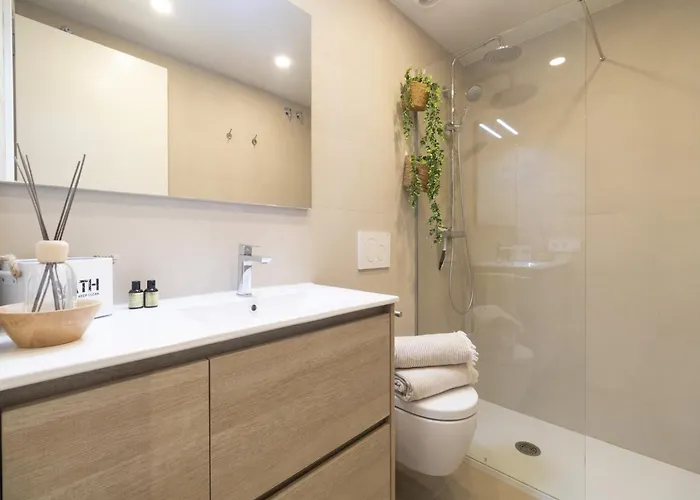 Seafront In With Access Apartamento *