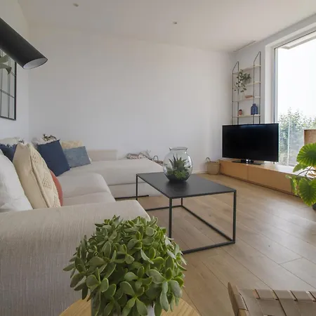 Appartement Seafront In With Access *