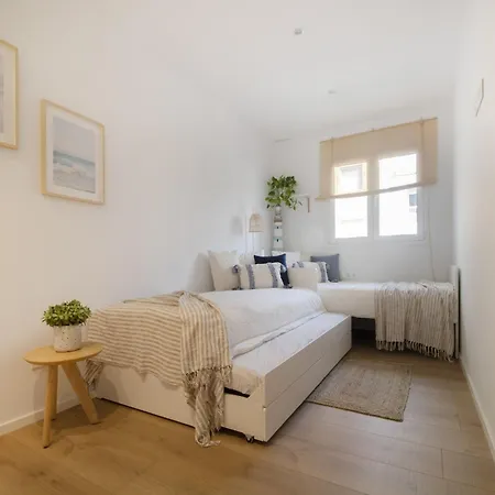 Seafront In With Access Appartement *